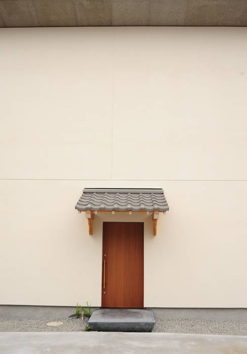 持送りの家, モノスタ’70 モノスタ’70 Asian style doors