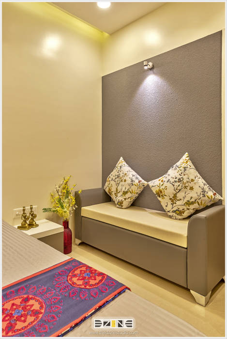 2BHK apartment in Pune , The D'zine Studio The D'zine Studio Minimalist Yatak Odası Aksesuarlar & Dekorasyon