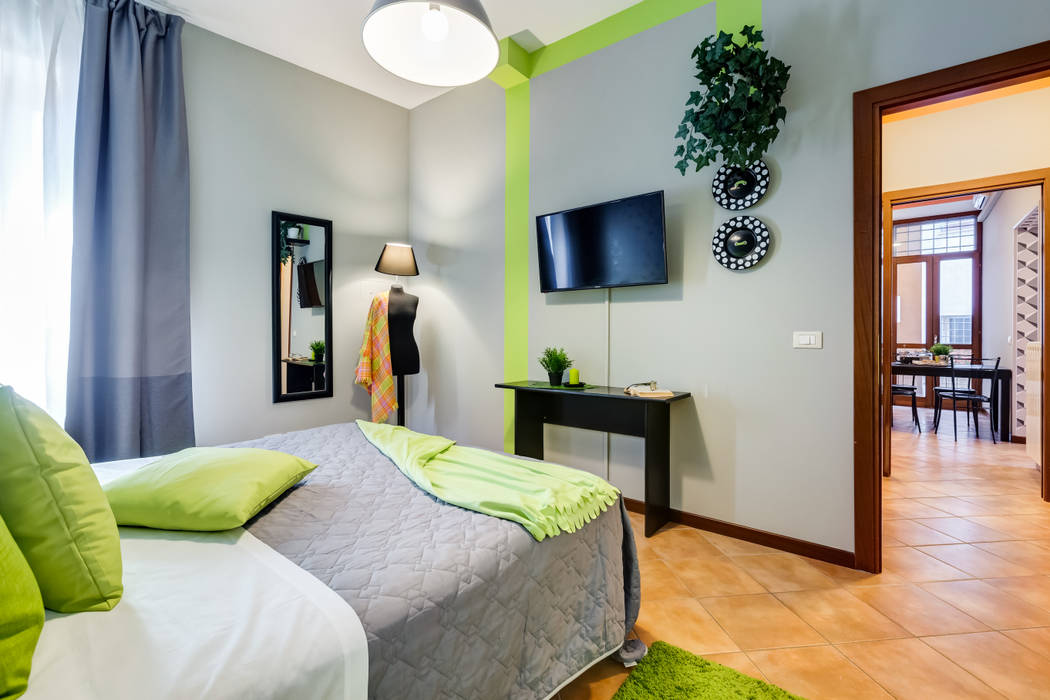 Relooking appartamento in Ghetto Ebraico a Roma, Creattiva Home ReDesigner - Consulente d'immagine immobiliare Creattiva Home ReDesigner - Consulente d'immagine immobiliare Bedroom