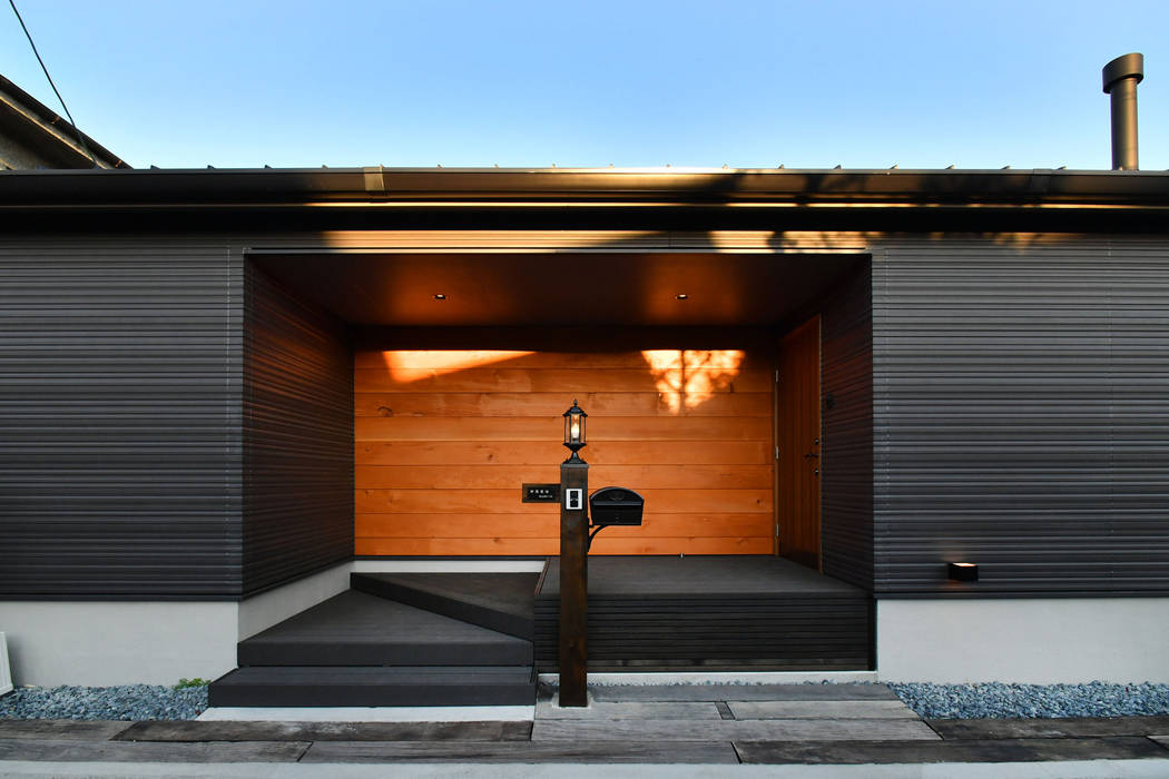 ガレージ 露天風呂付き平屋建て住宅 木の家株式会社 Homify