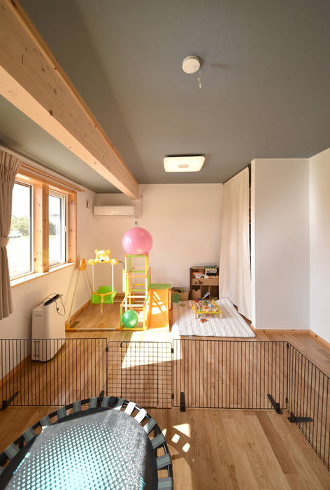 羽島市に建つ平屋の木の家, 木の家株式会社 木の家株式会社 Modern Bedroom Wood Wood effect