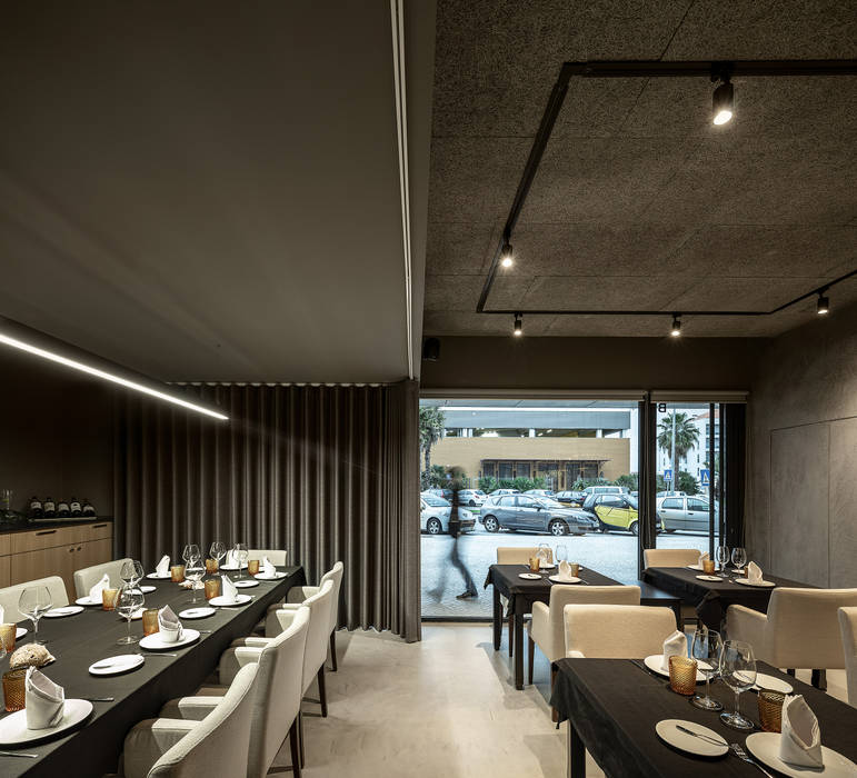 FAMA Restaurant, PAULO MARTINS ARQ&DESIGN PAULO MARTINS ARQ&DESIGN Commercial spaces Gastronomy