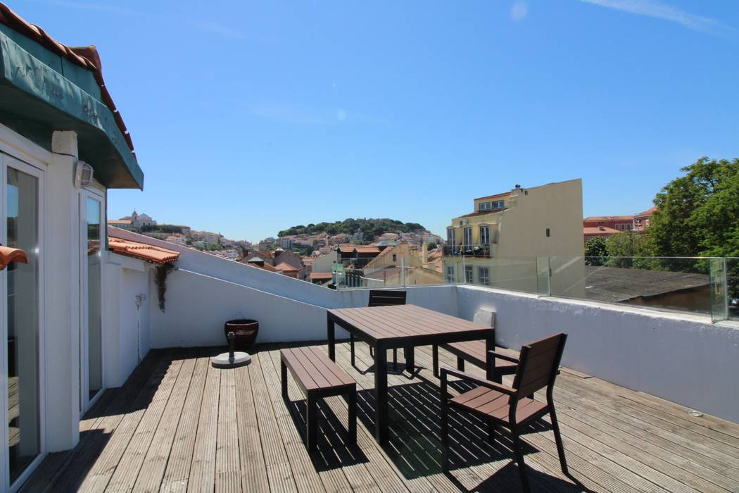 Apartamento Duplex T4 Arroios - Lisboa, EU LISBOA EU LISBOA Varandas, marquises e terraços mediterrânicos