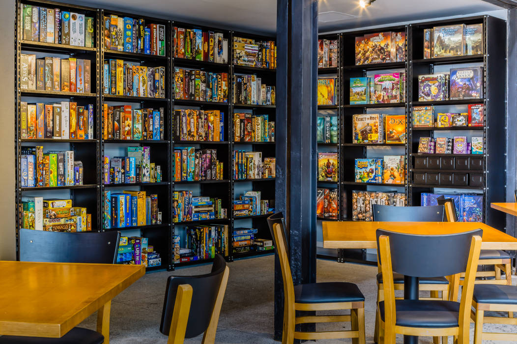 Encounter Board Game Café, Trees Arquitetura Trees Arquitetura Commercial spaces Bars & clubs