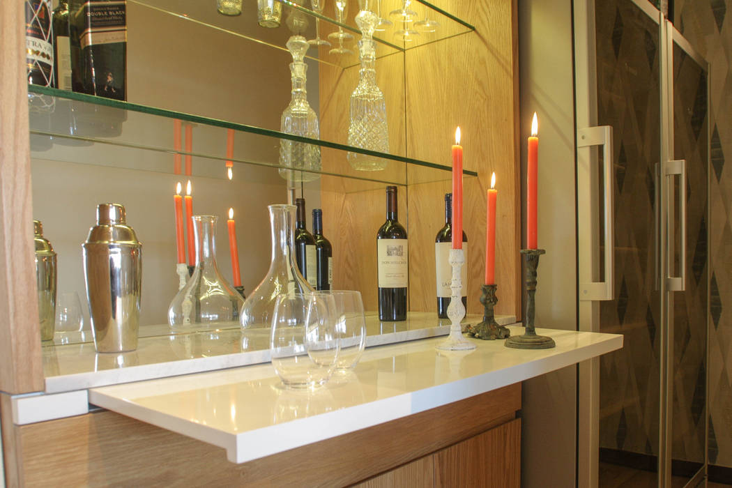 Diseño de Mueble Cava para Vinos y Licores, Moon Design Moon Design Modern Dining Room Wine racks