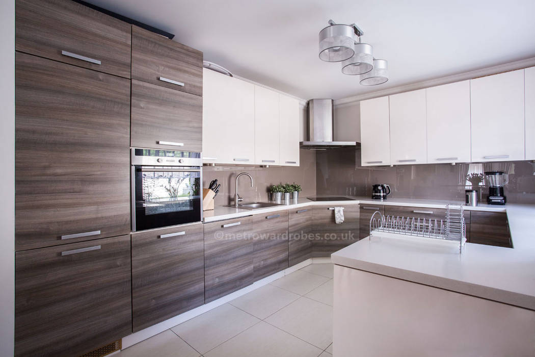 Fitted Kitchens Cabinets and Shelves London Metro Wardrobes London Modern kitchen Cabinets & shelves