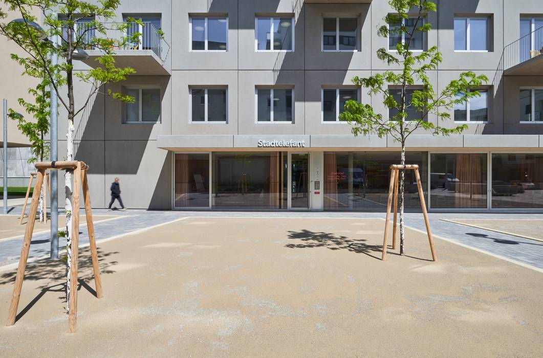 Stadtelefant. From Architects with Love, Franz&Sue Franz&Sue Minimalist houses Concrete