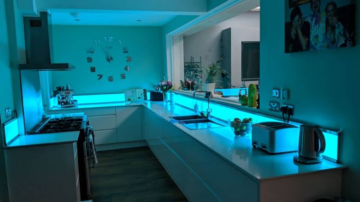 Illumindated Upstands LiteTile Ltd Modern kitchen Glass Lighting