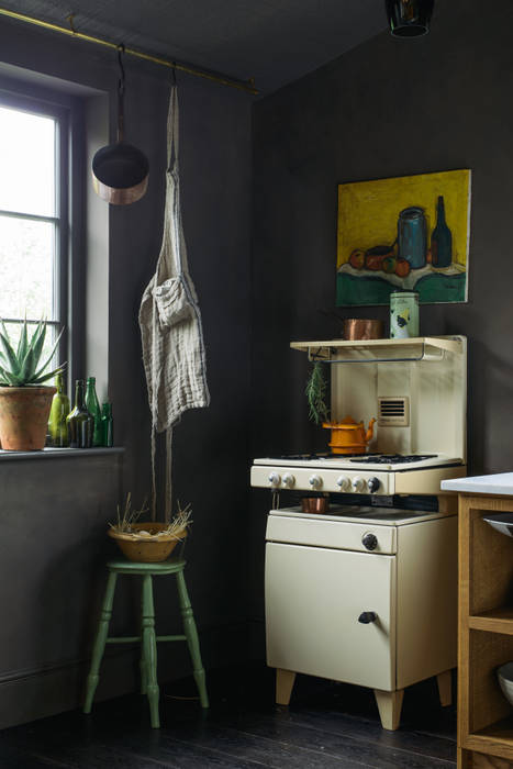 The Cotes Mill Haberdasher's Showroom deVOL Kitchens Nhà bếp phong cách kinh điển Than củi Multicolored freestanding cooker,new world cooker,new world,small cooker