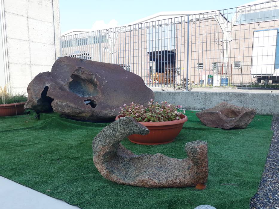 Pietre decorative per giardini rocciosi - Giardini a bassa manutenzione, Rumistones - Landscape rock and stone supply Rumistones - Landscape rock and stone supply بيت زجاجي