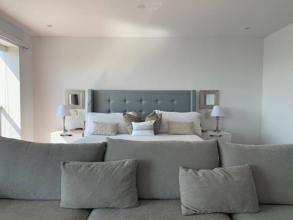 CERROS DE CAMACHO , Home Staging & Co. Home Staging & Co. Minimalist bedroom Beds & headboards