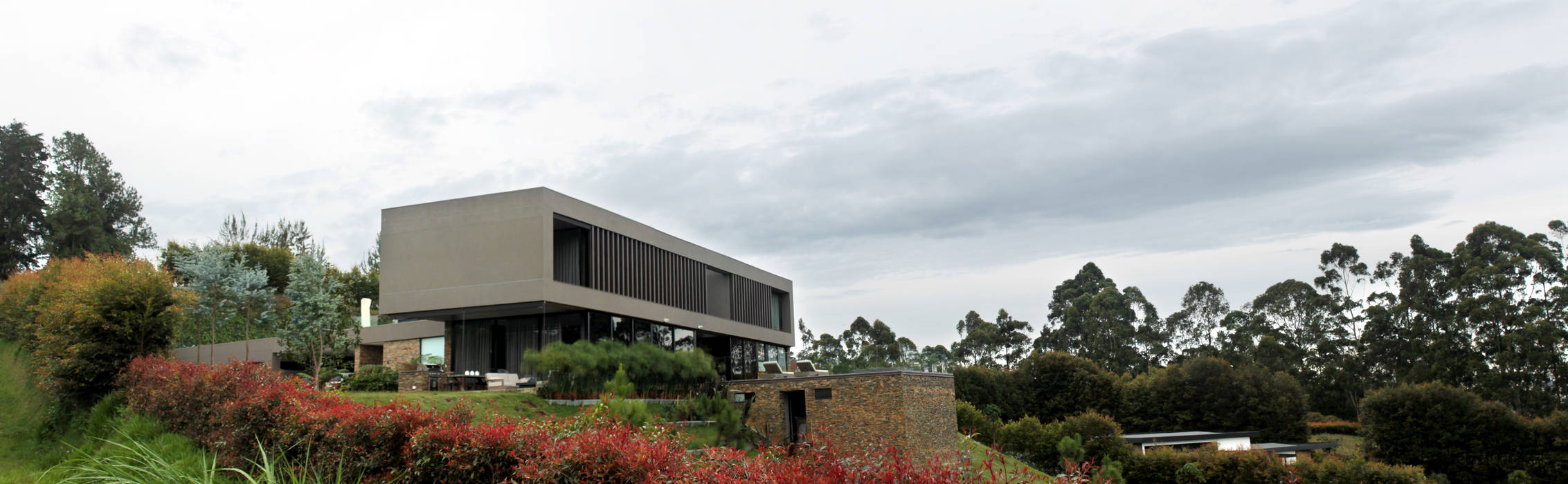 CASA C4, BASSICO ARQUITECTOS BASSICO ARQUITECTOS Casas unifamiliares