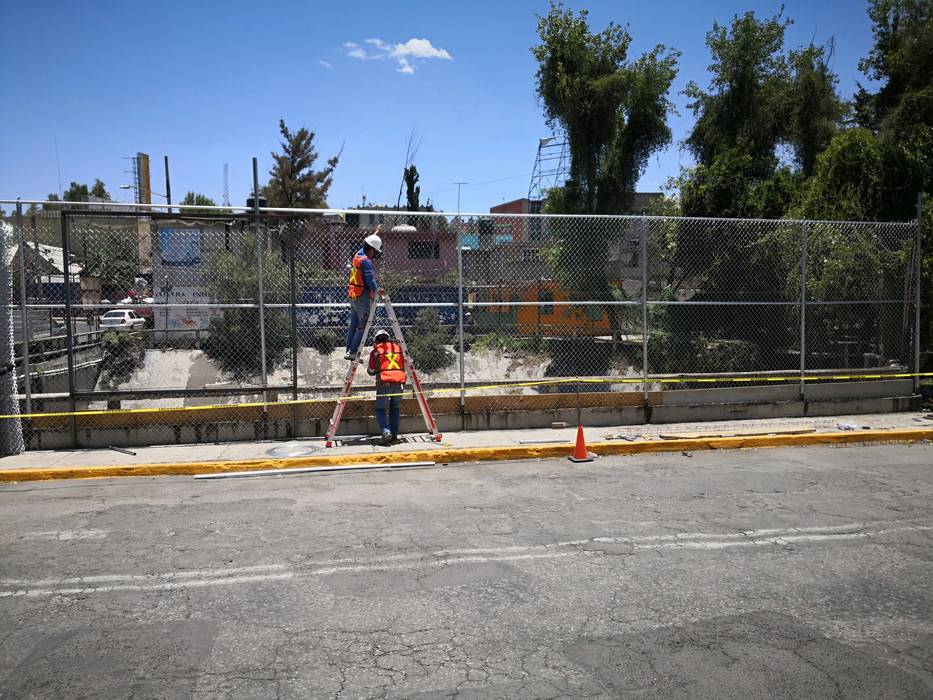 Instalacion de malla ciclónica para CONAGUA, Grupo SSCAM Grupo SSCAM Powierzchnie handlowe Powierzchnie handlowe