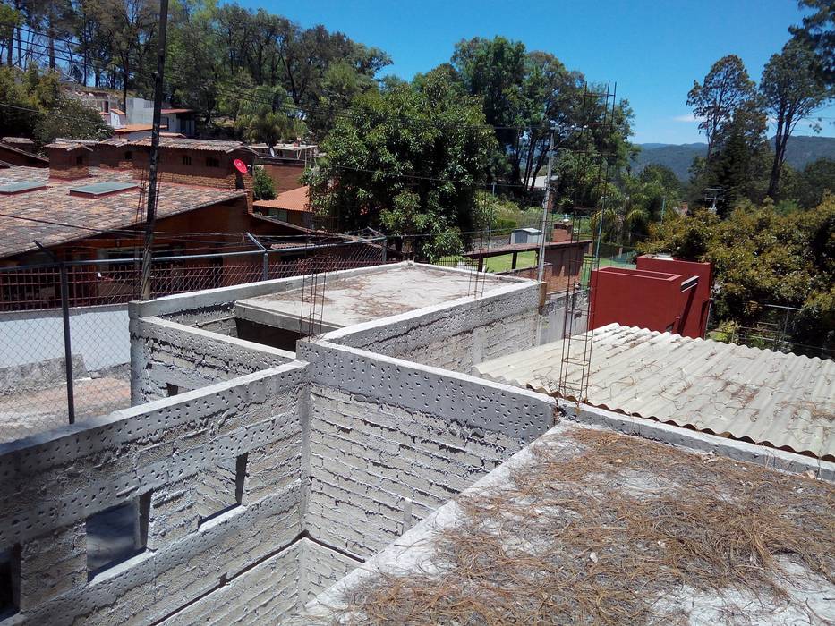 CASA VALLE DE BRAVO - en colaboración , AMID AMID Buitenhuis Beton