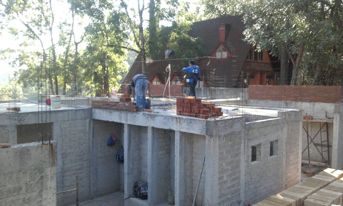 CASA VALLE DE BRAVO - en colaboración , AMID AMID Walls Bricks