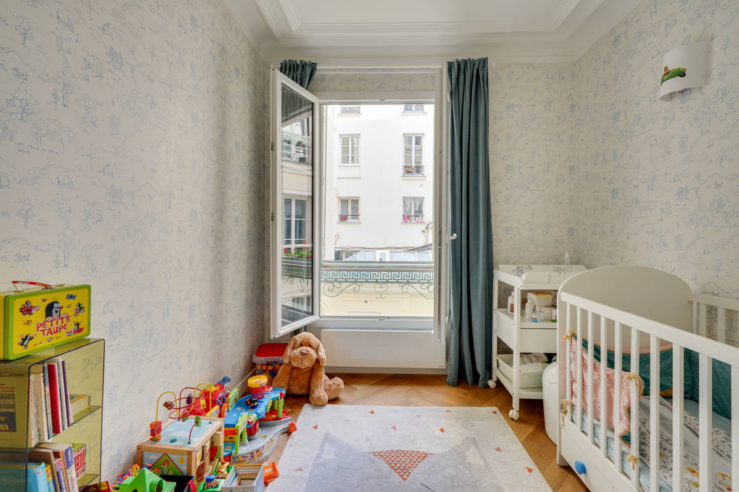Appartement familial- Paris Hauteville, Agence Karine Perez Agence Karine Perez Baby room