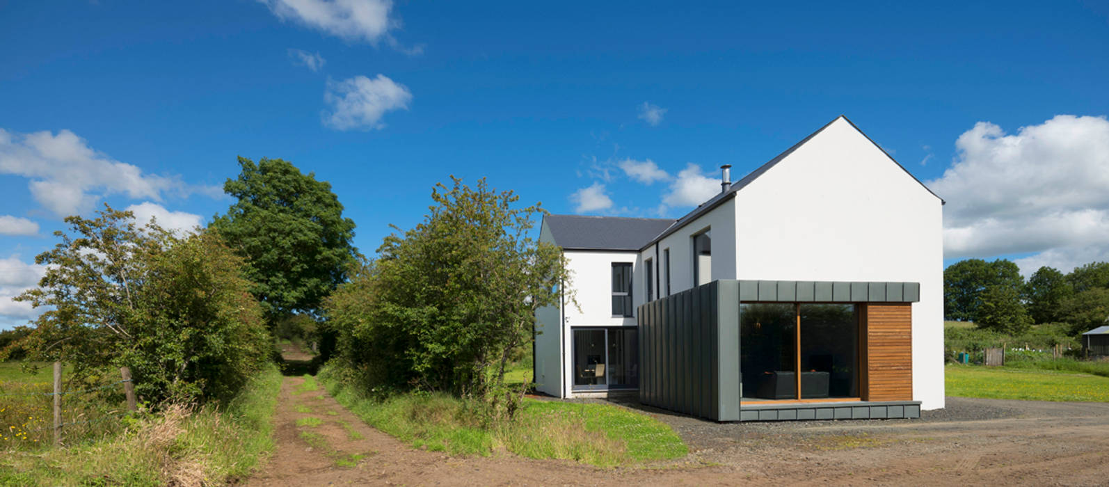 PassivHaus. Modern farm house, Co. Antrim NI Marshall McCann Architects Passiefhuis Metaal