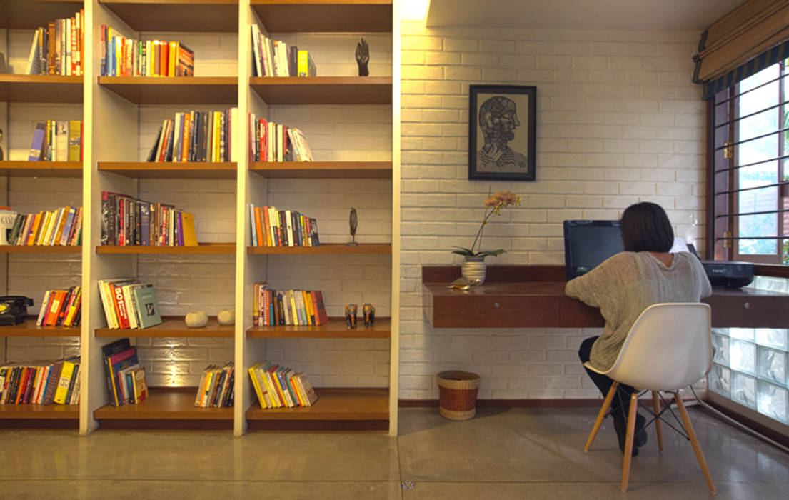 Floor to Ceiling Bookshelf for Family Space Kamat & Rozario Architecture Tropical style study/office Bricks