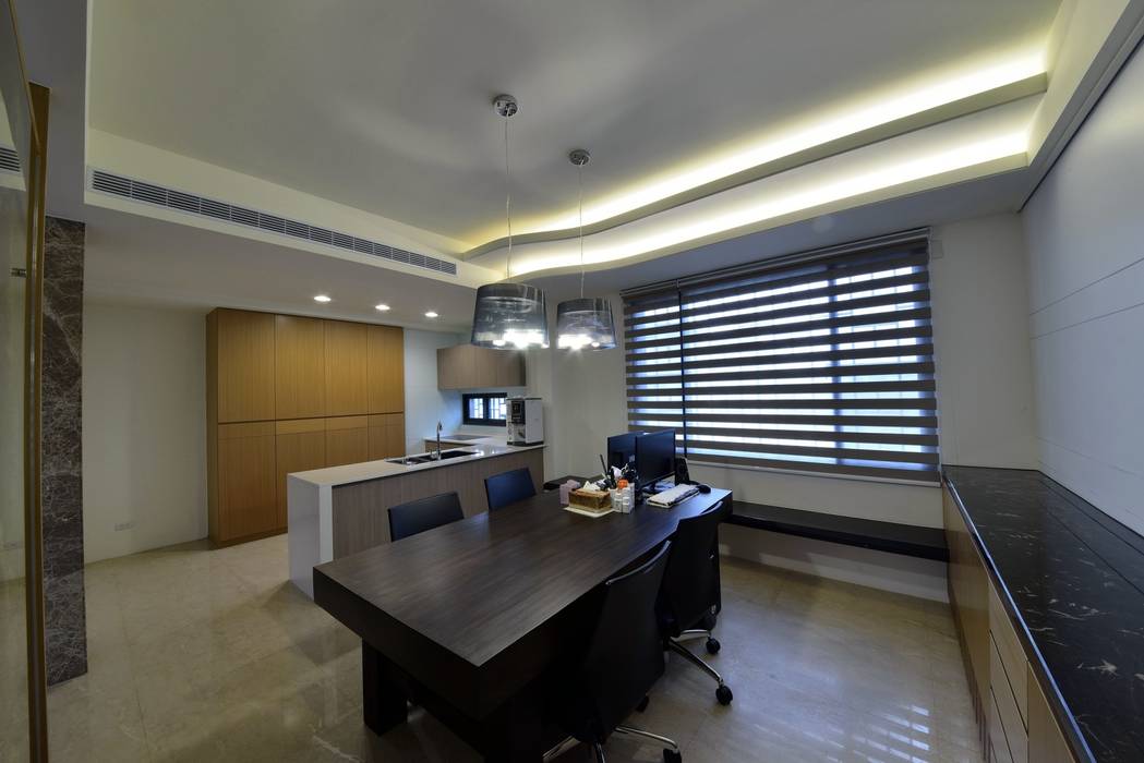 二樓的用餐空間也能當作書房使用 台中室內建築師|利程室內外裝飾 LICHENG Asian style dining room
