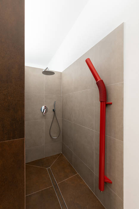 Il Giardino Segreto: Cuore di Prato, B+P architetti B+P architetti Modern bathroom