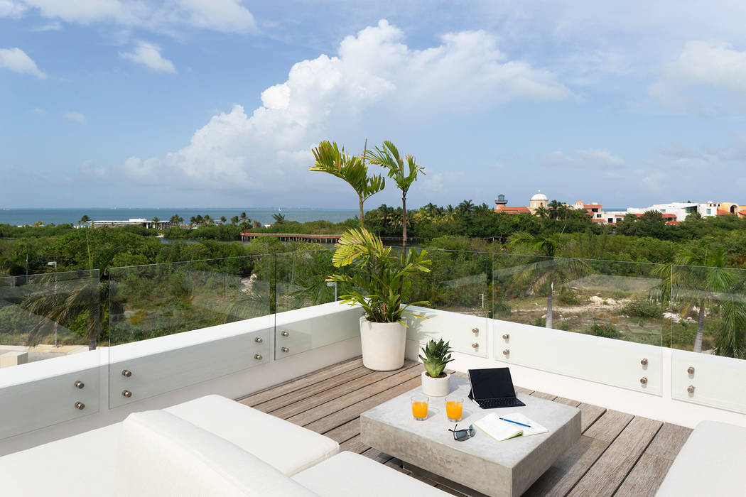 casa de la p, Daniel Cota Arquitectura | Despacho de arquitectos | Cancún Daniel Cota Arquitectura | Despacho de arquitectos | Cancún Roof لکڑی Wood effect