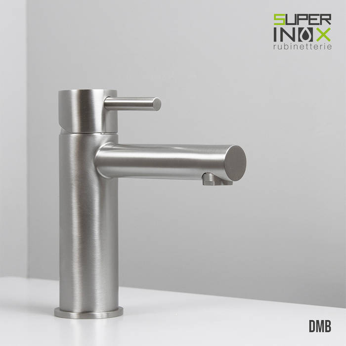 DMB Collection - The essential of bath taps, Super Inox Srl Super Inox Srl 現代浴室設計點子、靈感&圖片 鐵/鋼 更衣間