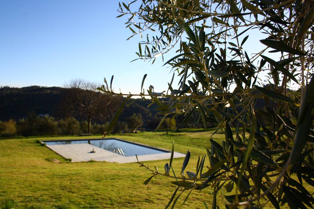 Casa 18, joão navas arquitectos joão navas arquitectos Piscinas de jardim