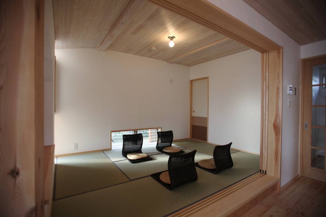 和室 株式会社高野設計工房 北欧デザインの 多目的室