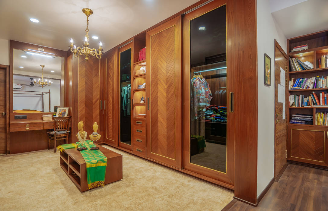 Dressing Room. Mr. Blueprint Tropical style dressing room Wood Wood effect