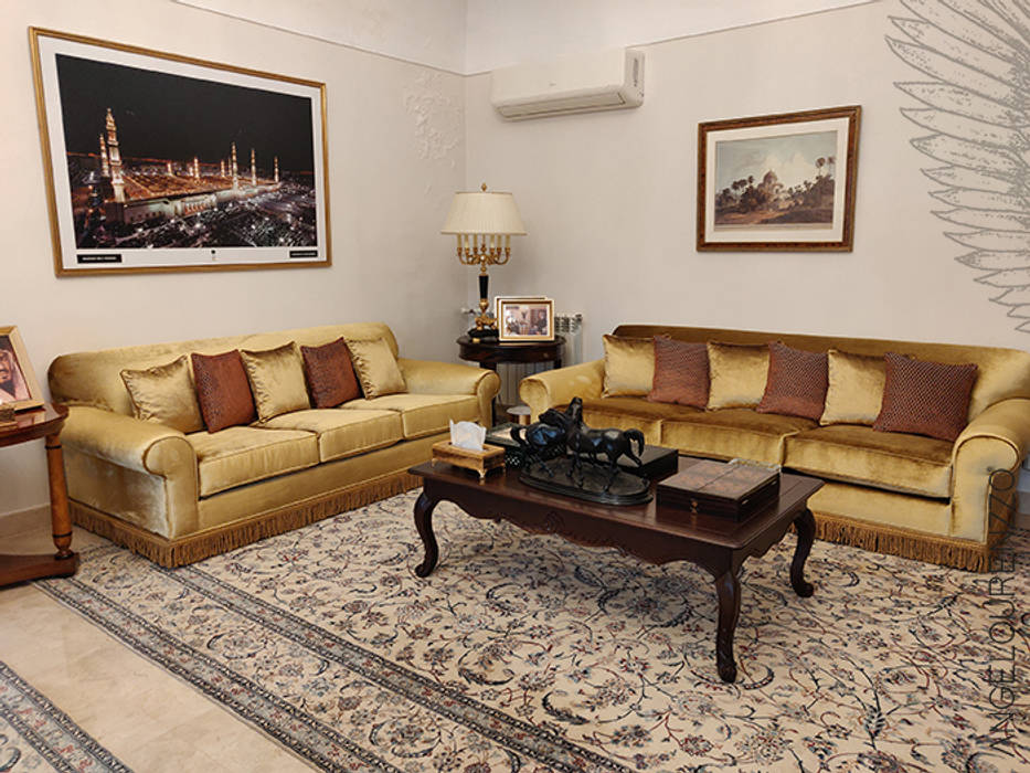 Embaixada do Reino da Arábia Saudita , Angelourenzzo - Interior Design Angelourenzzo - Interior Design Salas de estar clássicas sofa,design,interior,decoração,embaixada,cadeirão,cadeira,tecido,arabia,saudita,Sofás e divãs
