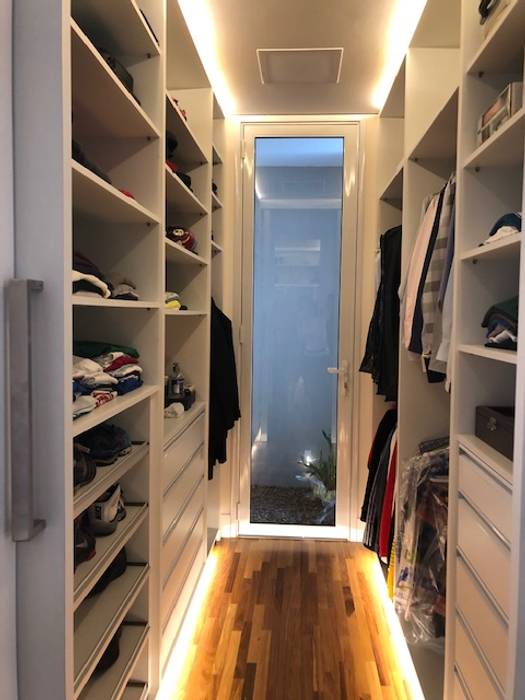 Closet do senhor Lucia Helena Bellini arquitetura e interiores Closets MDF