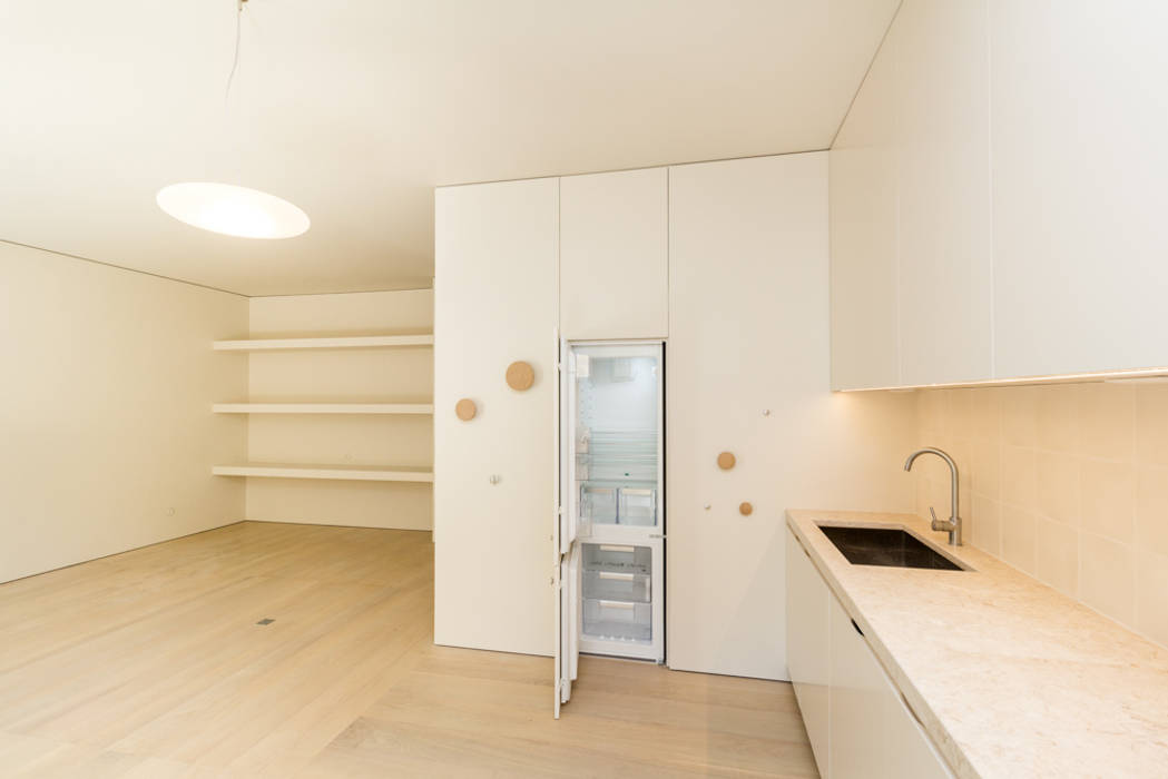 Apartamento totalmente remodelado em Lisboa, HOUSE PHOTO HOUSE PHOTO Einbauküche