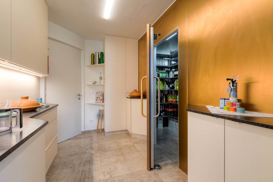 Ein edler Charakter mit verspieltem Design, Horst Steiner Innenarchitektur Horst Steiner Innenarchitektur Modern Kitchen