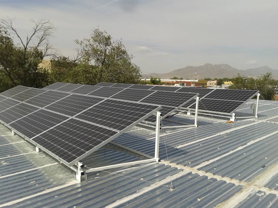 SFV (Sistema Solar Fotovoltaico), CORSA grupo constructor / CORSA energia solar CORSA grupo constructor / CORSA energia solar Roof terrace Iron/Steel