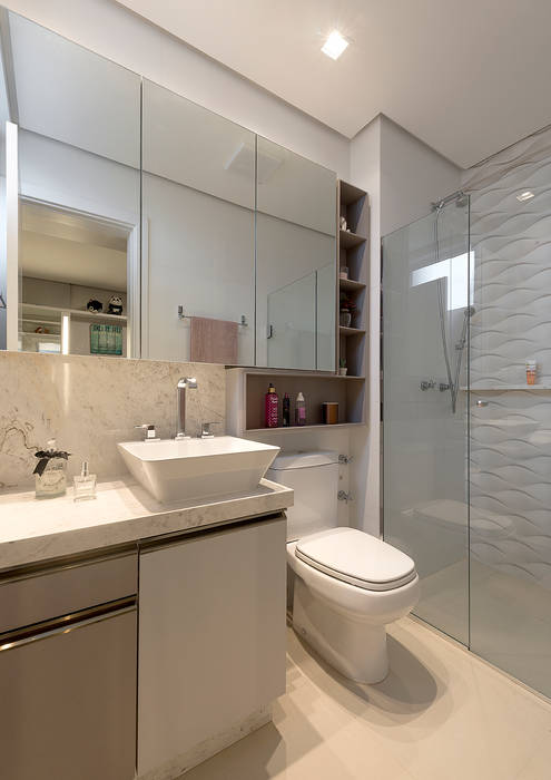 Apartamento de viajantes une praticidade e elementos contemporâneos, Espaço do Traço arquitetura Espaço do Traço arquitetura Modern style bathrooms