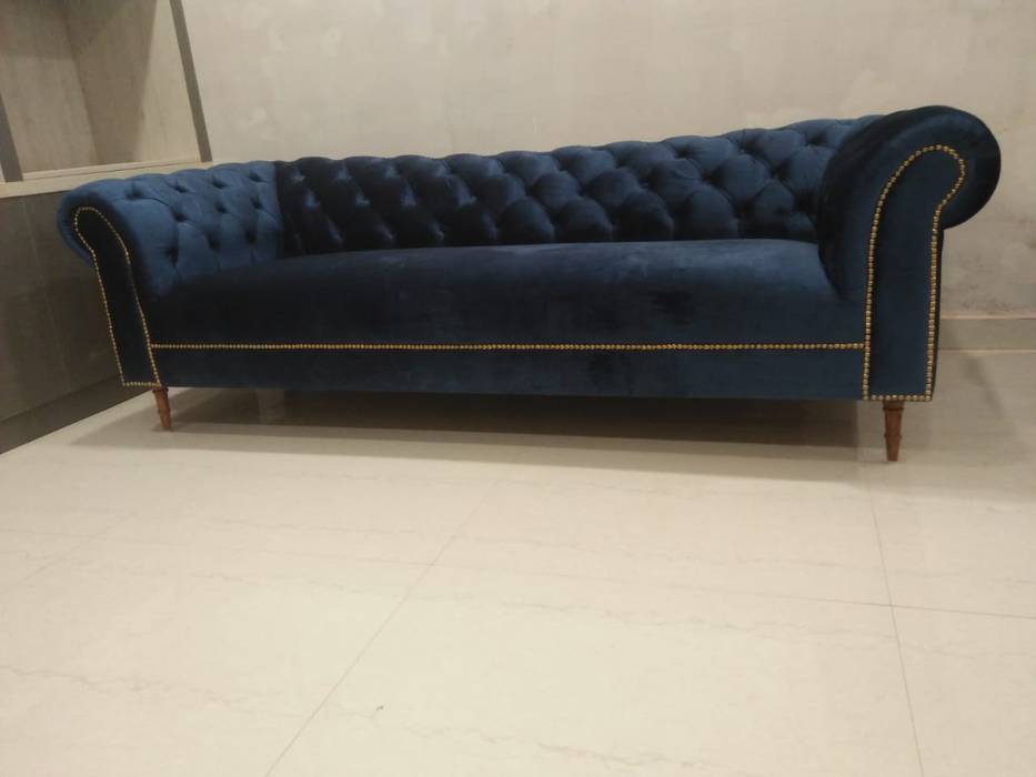 Basement at Noida, Grey-Woods Grey-Woods 客廳 複合木地板 Transparent 沙發與扶手椅