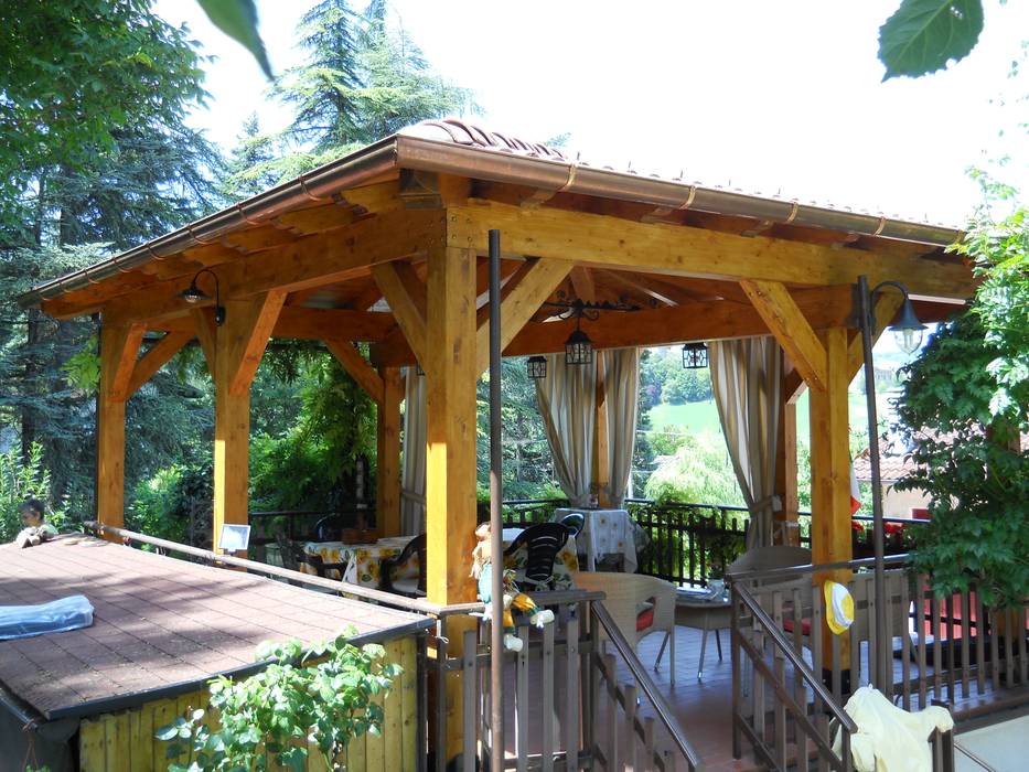 GAZEBO A 4 FALDE IN LEGNO LAMELLARE ZINI DINO SRL Case classiche