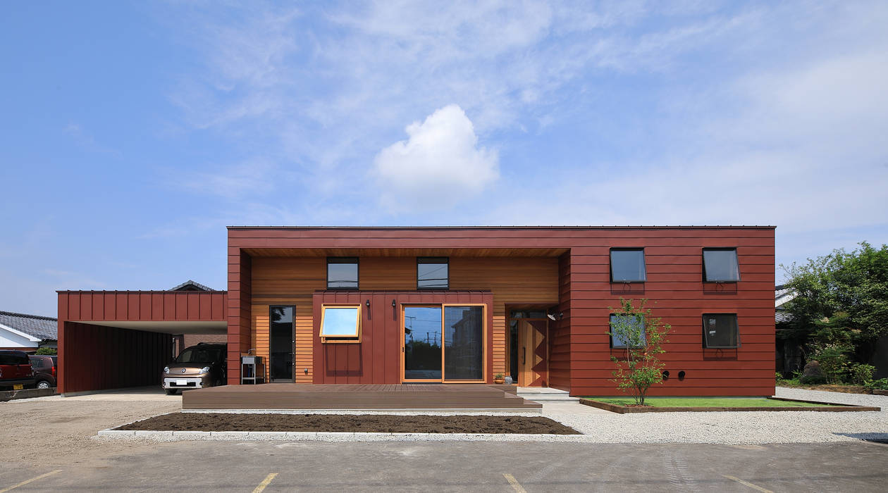 甲斐元町の家～遊び心のある家～, ㈱ライフ建築設計事務所 ㈱ライフ建築設計事務所 Wooden houses Wood Wood effect