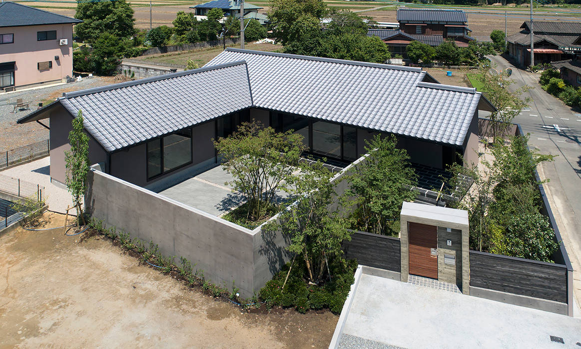 山隈の家 外観 Atelier Square 一戸建て住宅 コンクリート 和モダン,和風,コンクリート打ち放し,中庭,シンボルツリー