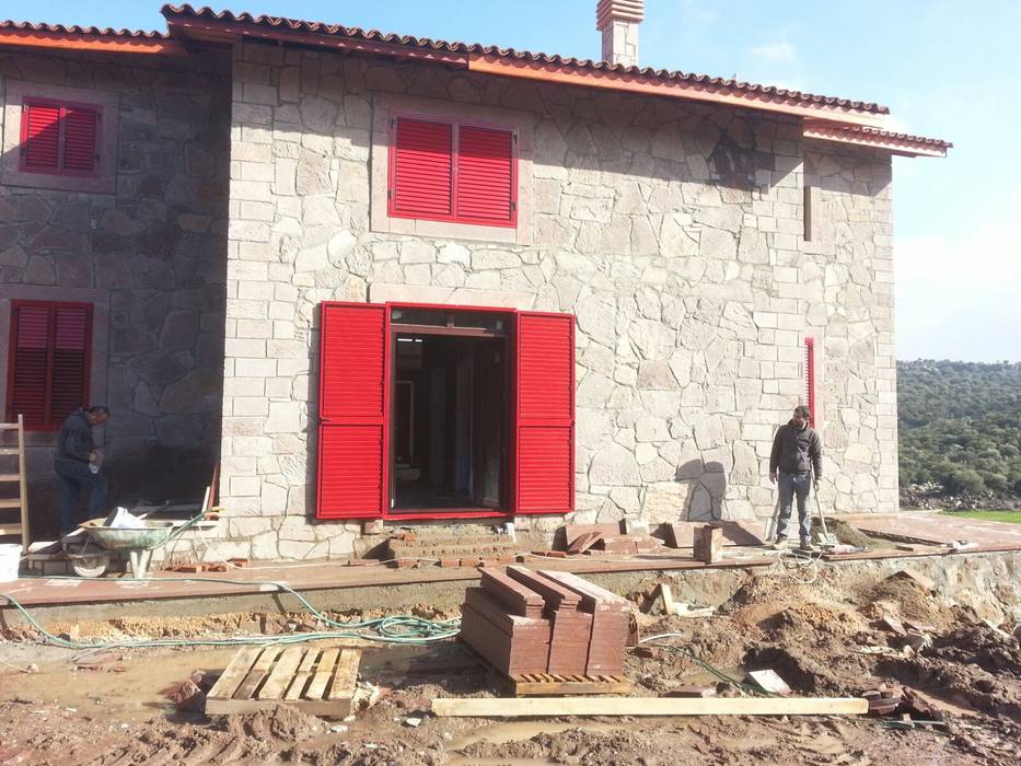 İzmir Taş Ev Klasik Kepenk , Yapısan Cephe Sistemleri Yapısan Cephe Sistemleri Villas Aluminium/Zinc