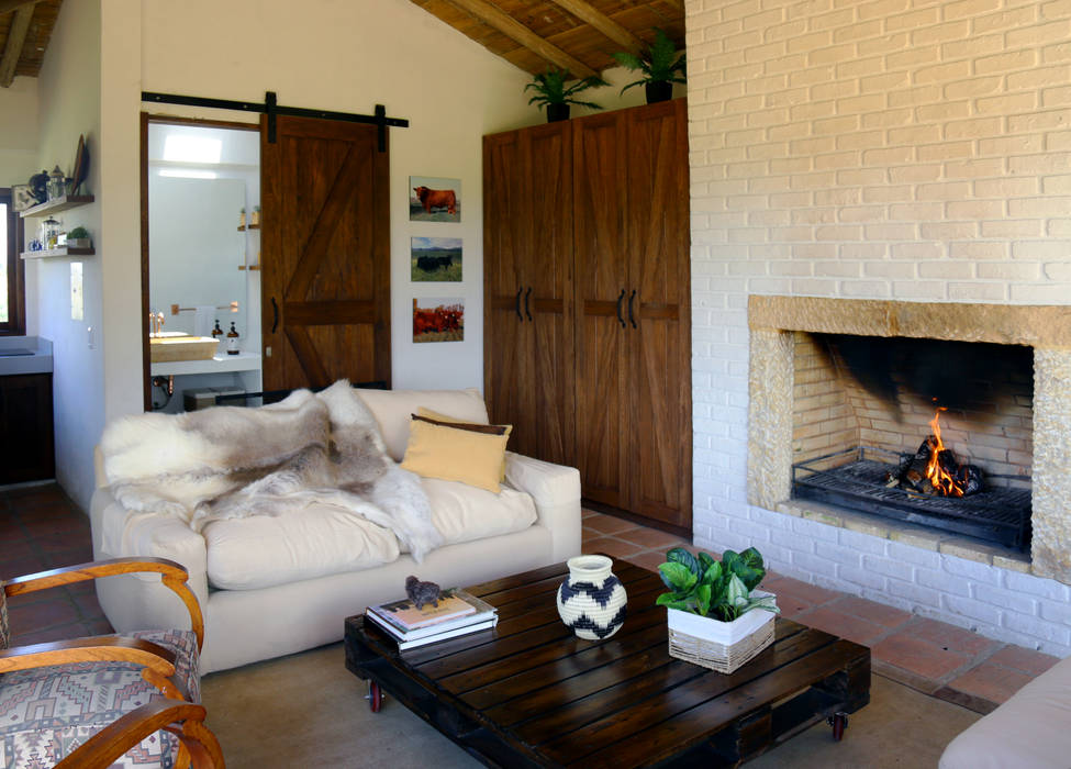 Casa AV, Etapa 1, Gamma Gamma Rustic style living room