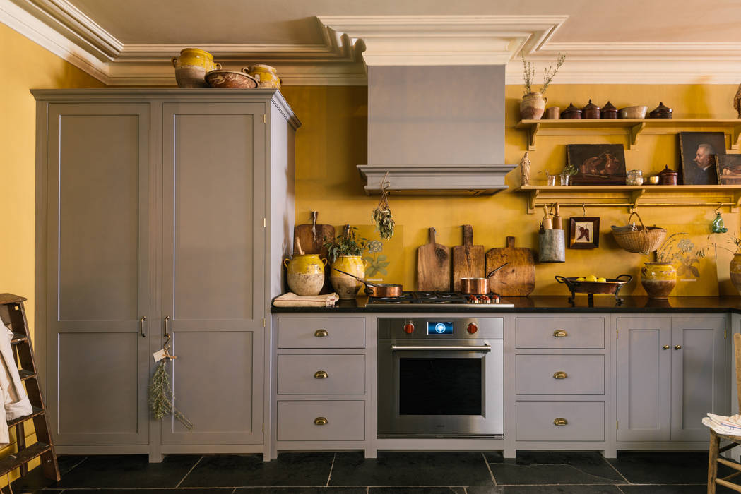 The Bond Street Shaker Showroom deVOL Kitchens Akdeniz Mutfak Masif Ahşap Rengarenk wolf cooker,grey shaker,grey cupboards,shaker style,shaker,devol