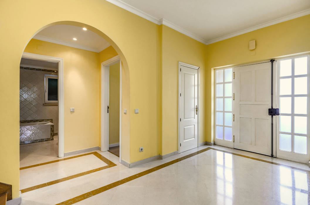 Moradia de Luxo na Penha Longa ImofoCCo - Fotografia Imobiliária Corredores, halls e escadas ecléticos