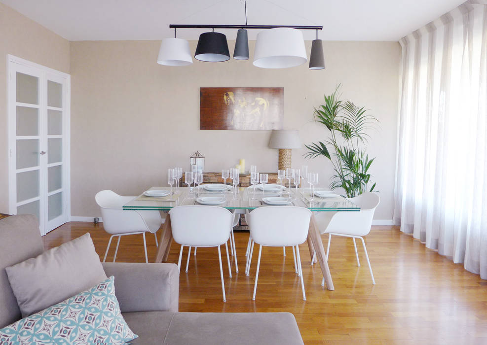 SABLE BLANC | Une douceur de vivre, Skéa Designer Skéa Designer Eclectic style dining room Wood Wood effect