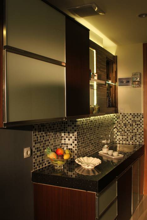 Beverly Honeycomb Tipe Studio Apartment, POWL Studio POWL Studio Eclectic style kitchen