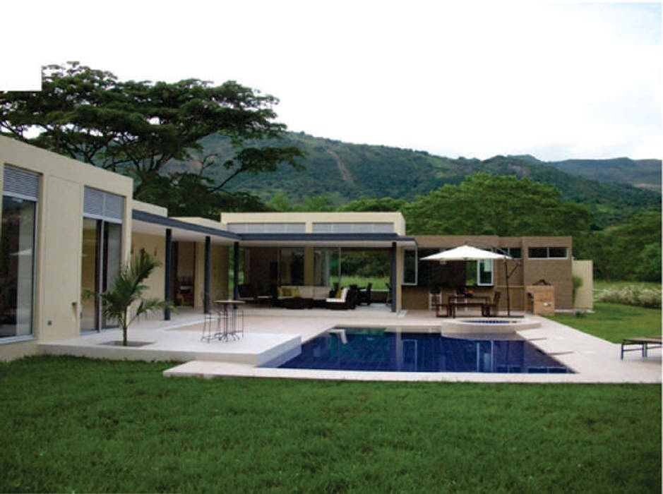 Construcción casa campestre - Villeta, NetCom Construcciones NetCom Construcciones Landhaus