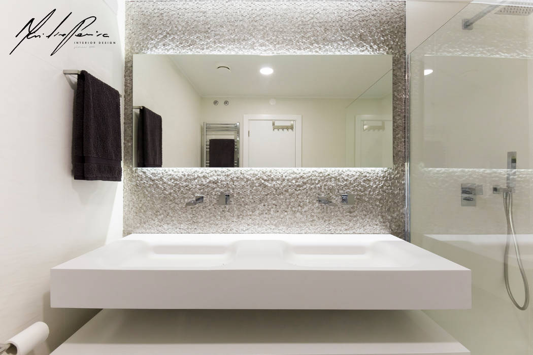 Baños minimalistas de Mariline Pereira - Interior Design Lda. Minimalista