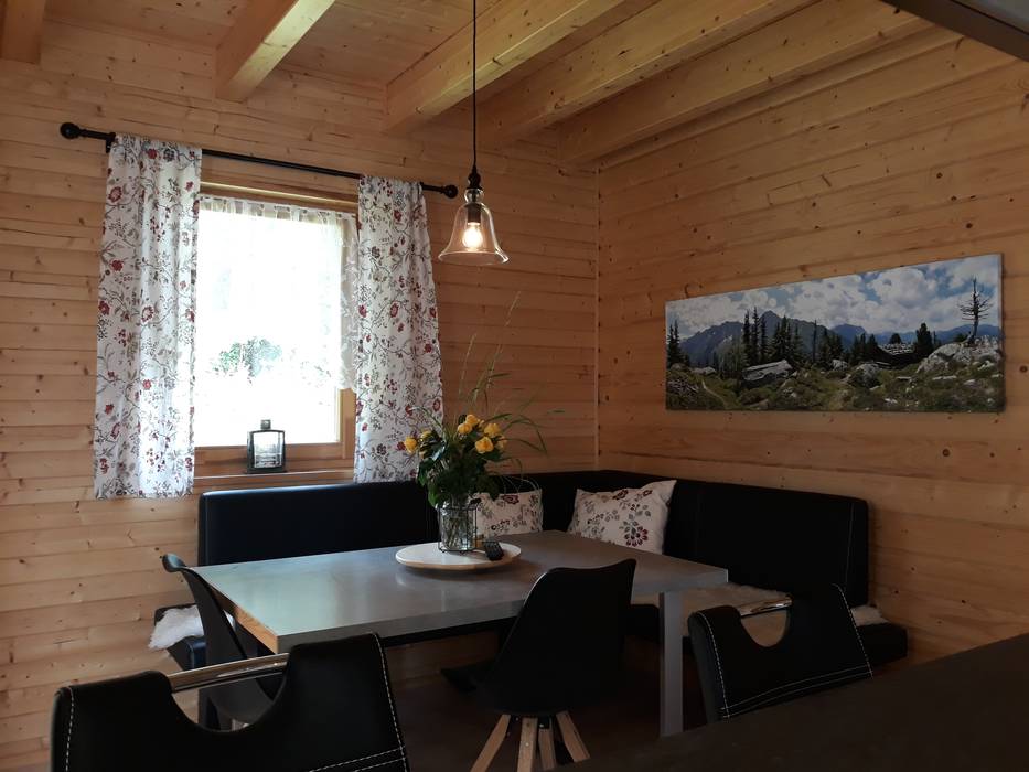 Blockhaus "FJORD" - ein bewährter Klassiker, THULE Blockhaus GmbH - Ihr Fertigbausatz für ein Holzhaus THULE Blockhaus GmbH - Ihr Fertigbausatz für ein Holzhaus Rustic style dining room Wood Wood effect