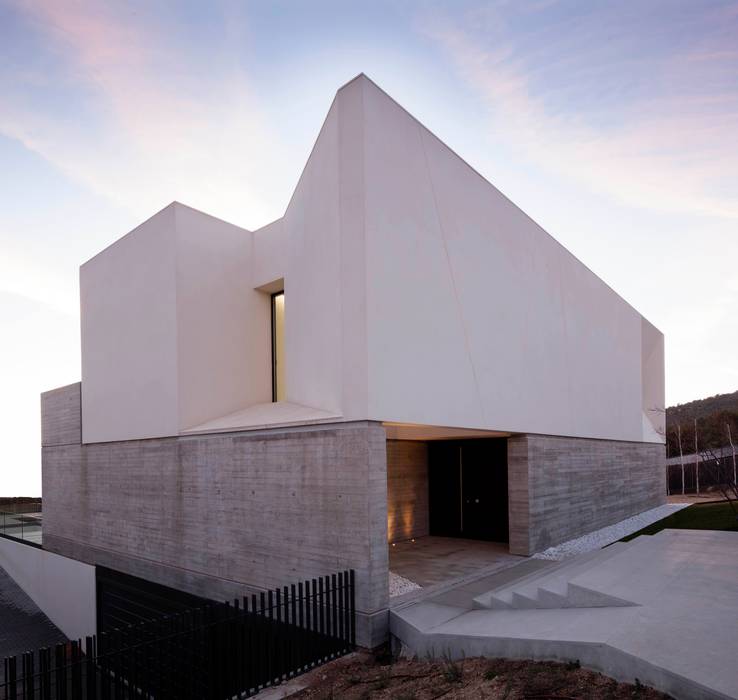 Vivienda unifamiliar en Reajo del Roble, TEÓFILO. Carpintería de Aluminio TEÓFILO. Carpintería de Aluminio Espacios comerciales Espacios comerciales