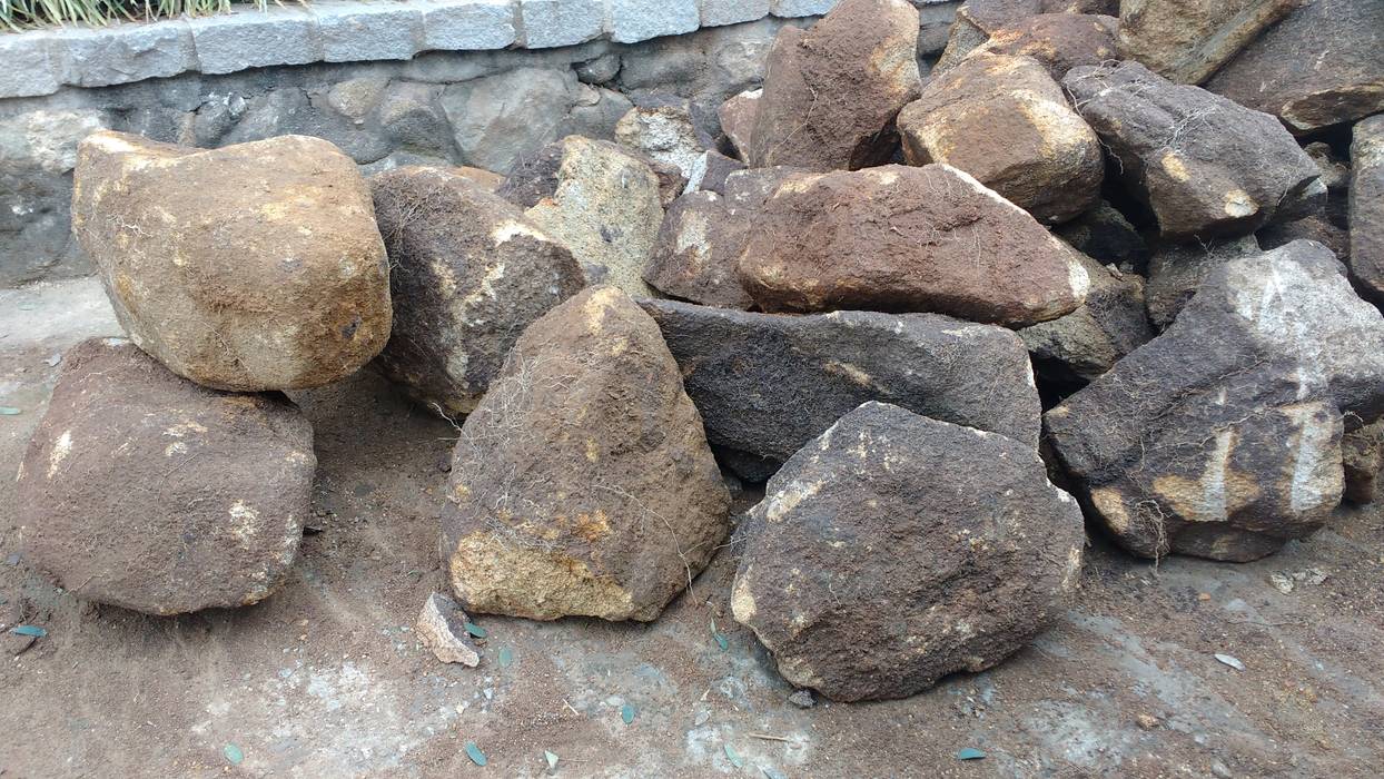 Pedras naturais., Bizzarri Pedras Bizzarri Pedras بركة مائية حجر